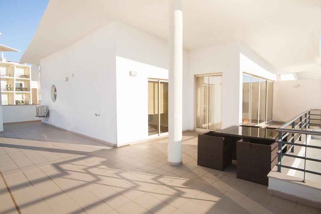 Sea View Penthouse In Albufeira Apartment Room photo